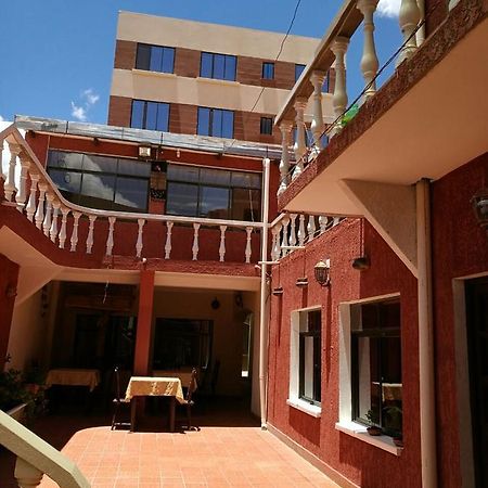 Vargas Hotel Tupiza Esterno foto