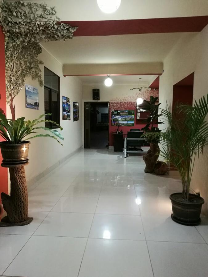 Vargas Hotel Tupiza Esterno foto